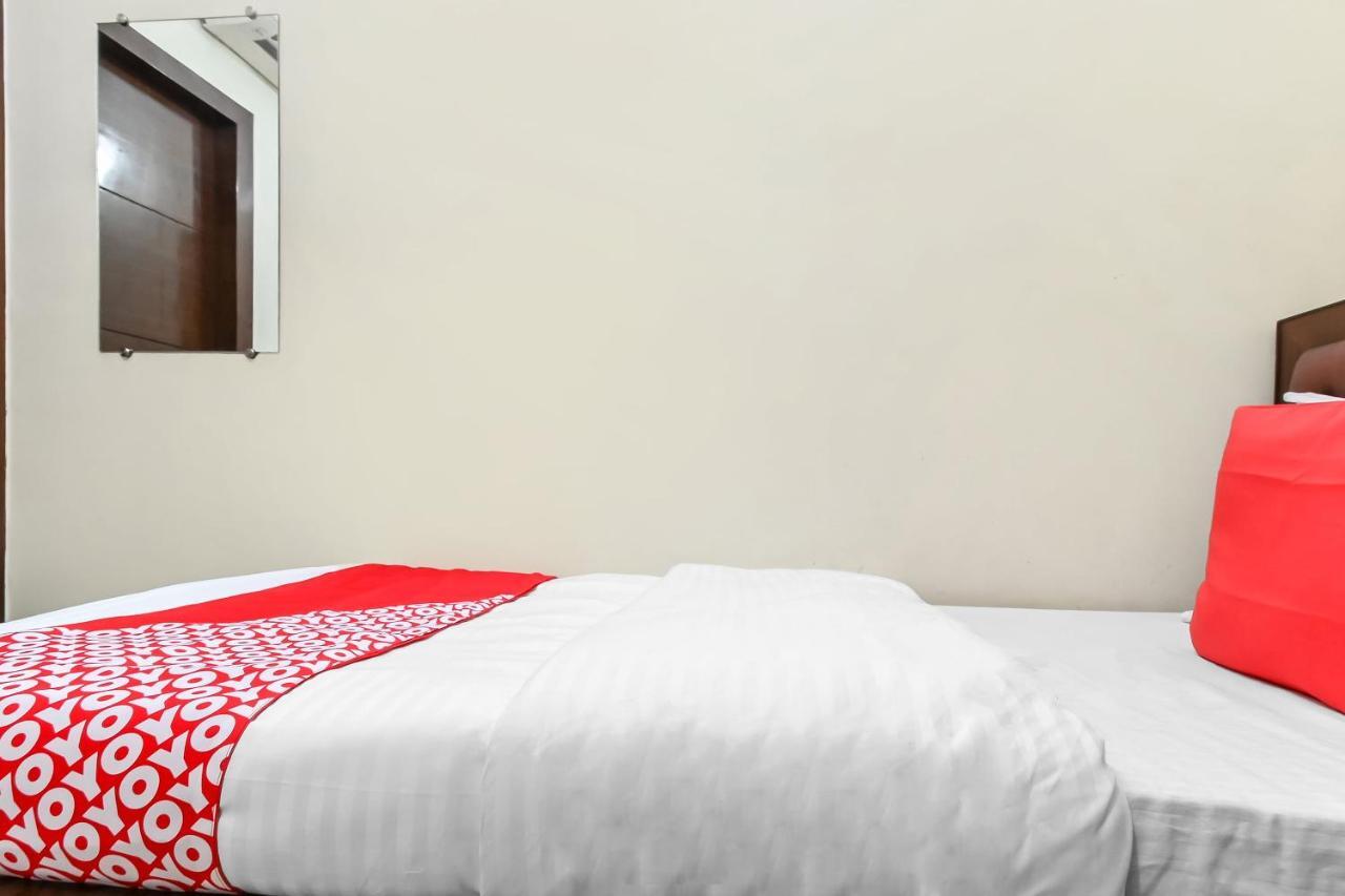 Oyo 49672 Hotel Galaxy Moradabad Bagian luar foto