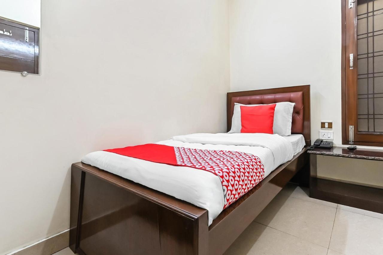 Oyo 49672 Hotel Galaxy Moradabad Bagian luar foto